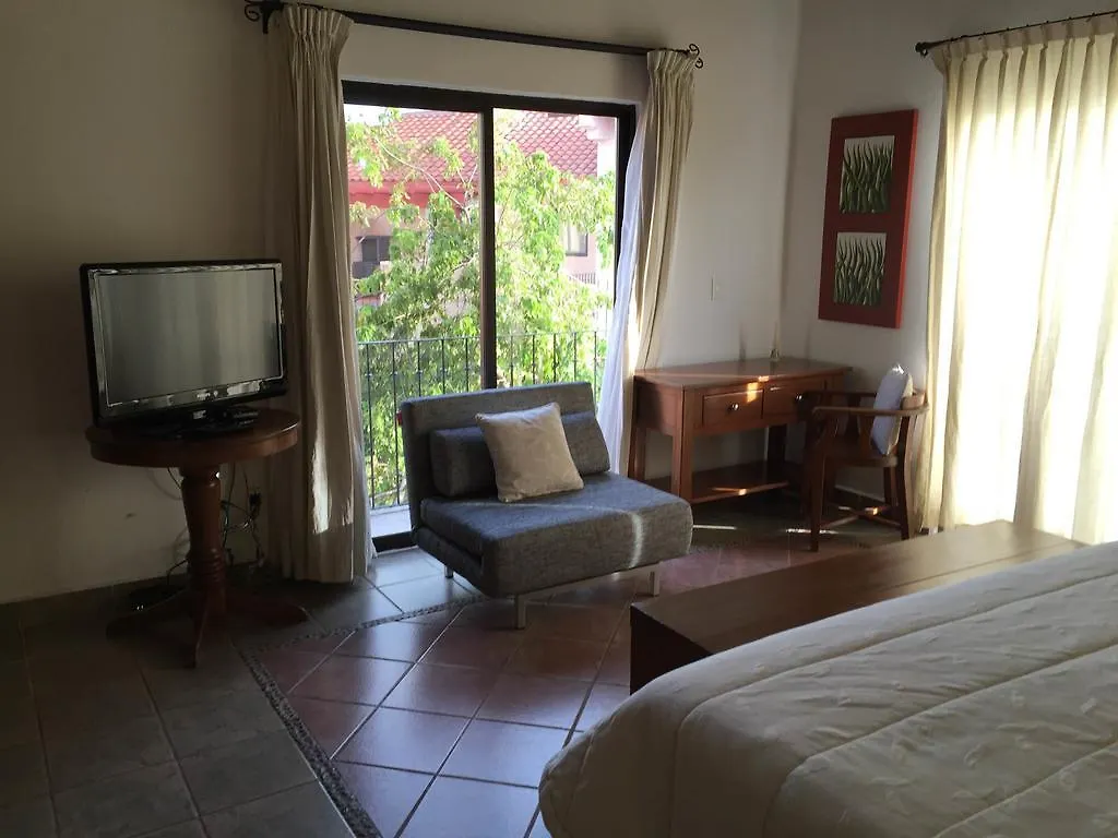 לינה וארוחת בוקר פלאייה דל כרמן Casa Camelia 2*,  מקסיקו